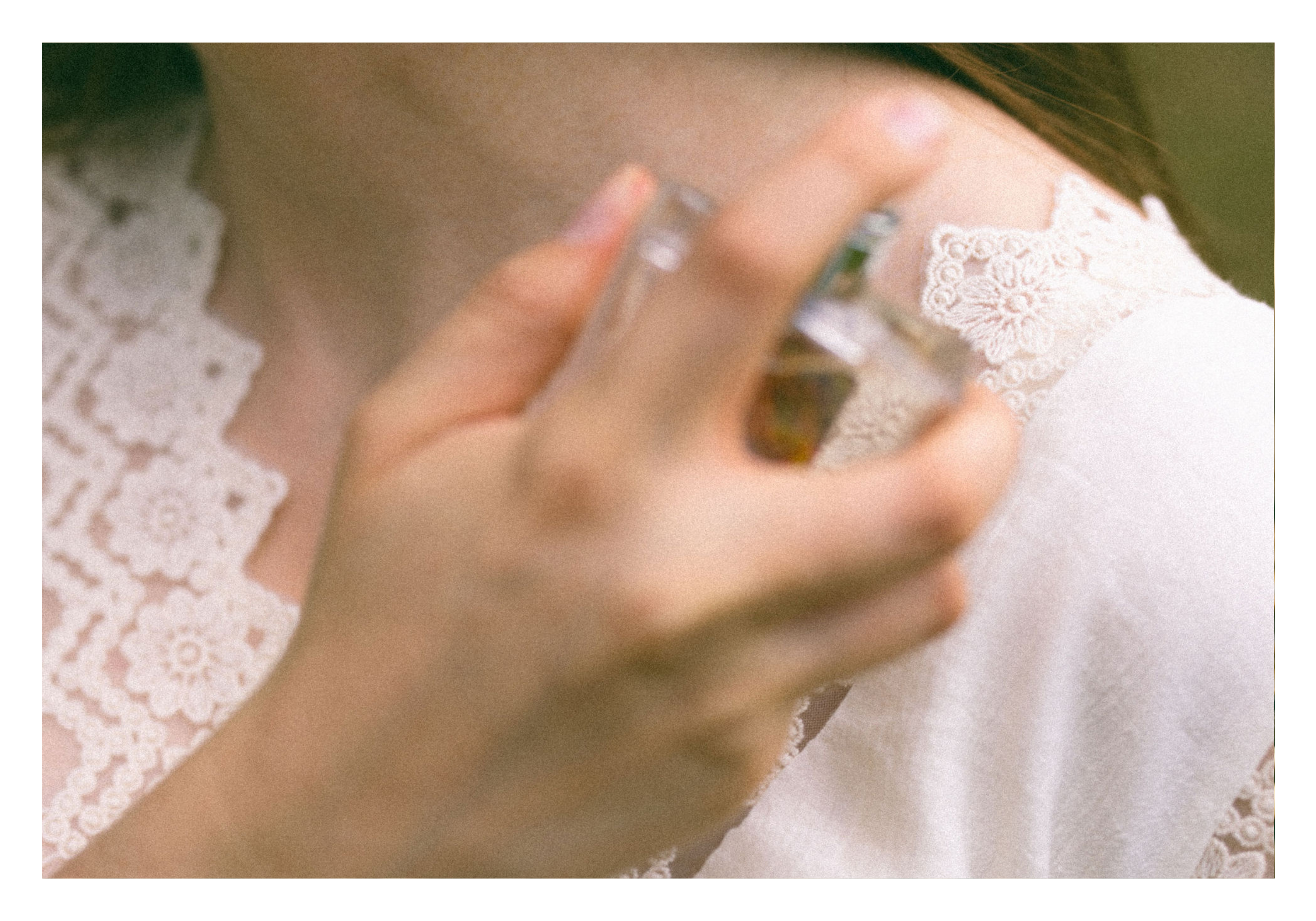 Top 5 des astuces pour faire tenir son parfum tout l'été Image